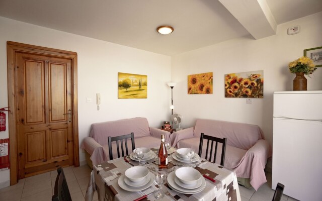 Getawaysmalta - Harbour Lights Seafront Penthouse With Terrace St Paul's Bay