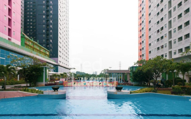 RedLiving Apartemen Green Pramuka - Family Group Tower Orchid