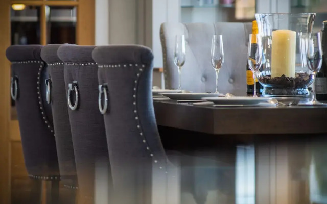 Knights Rest - 4 Bedroom - Princes Gate