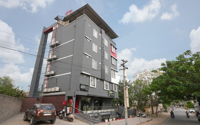Hotel Townhouse @Udaipur City Railway Station
