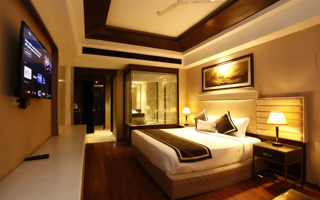 Plutos Hotel
