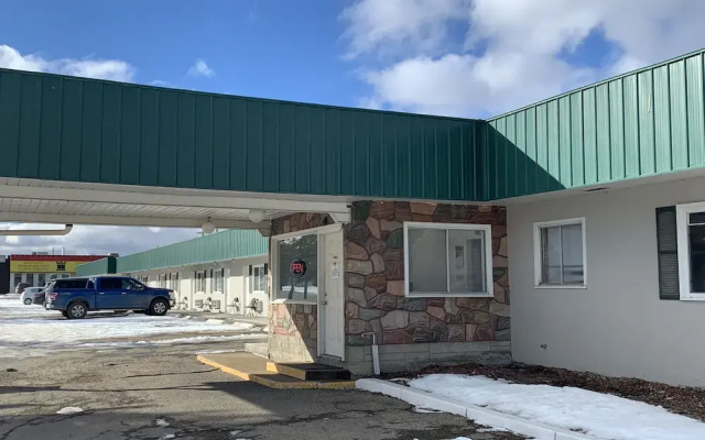 Castle Motel Edson