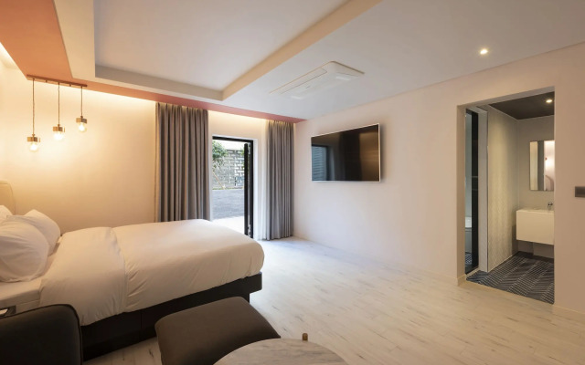 Yeonsan Hound Hotel
