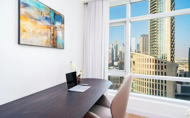 Stunning 2 BR in the heart of Downtown