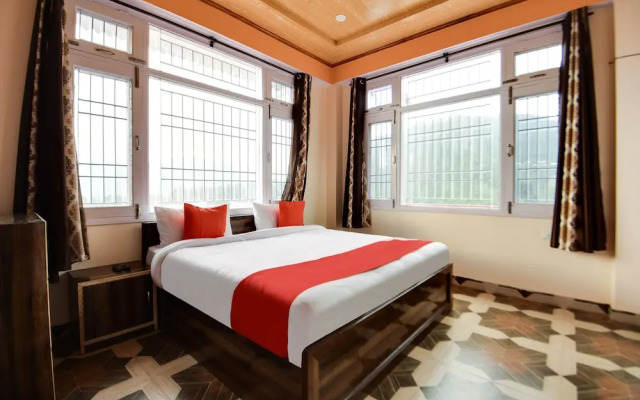 The Pine Stay by OYO Rooms