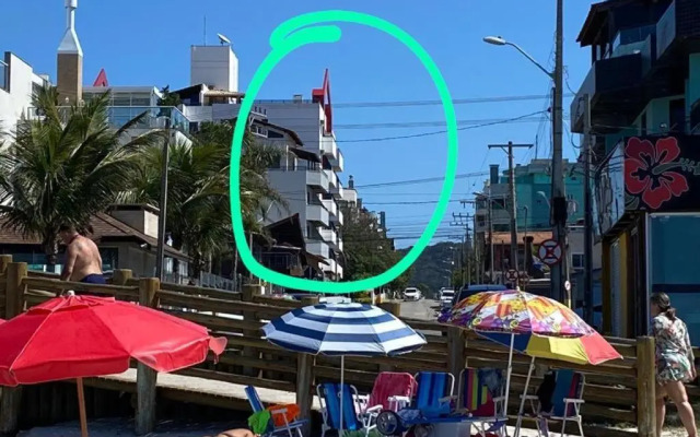 Bombas Bombinhas Pé na Areia, 50 metros do Mar!!!!