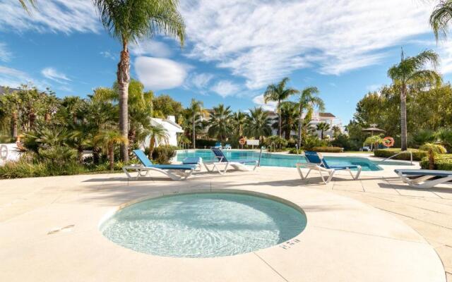 2237-Modern apt with private beach