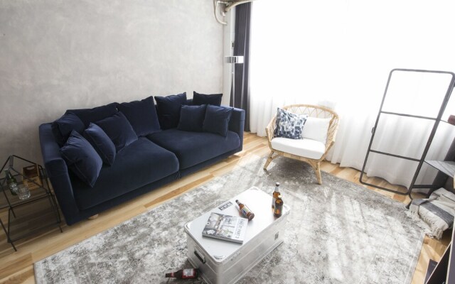 nid NAMBA Station House