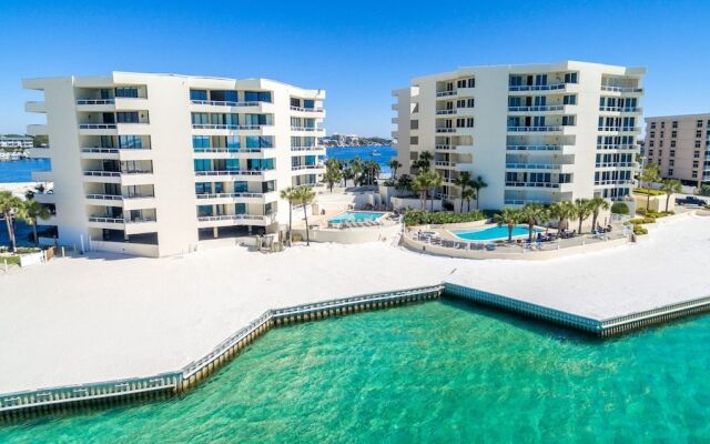 East Pass Towers 305 2 Bedroom Condo by RedAwning