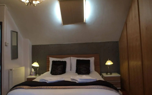 Tyrosa Rooms