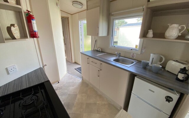 A Stunning Spacious Holiday Caravan at Seawick