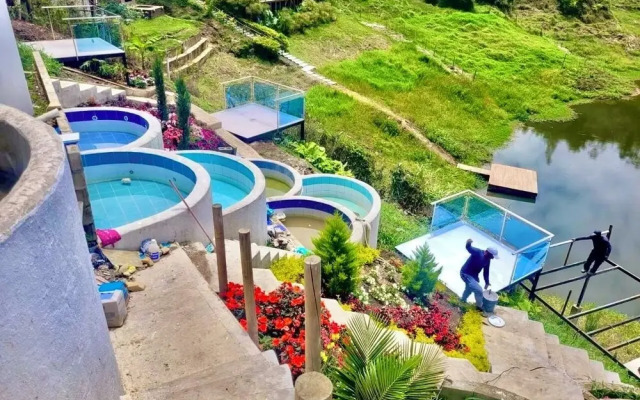 Hotel y Termales Castillo del Lago