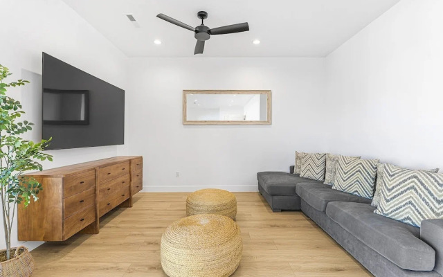 Sunny Days 7 Bedroom Home