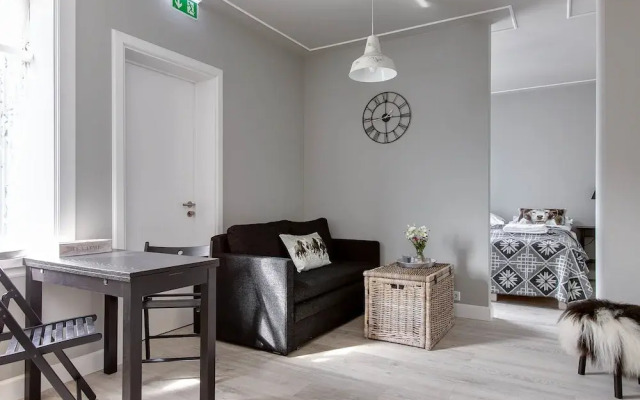 Thomsen Apartments