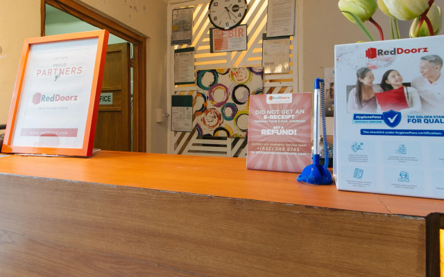 RedDoorz near C5 Kalayaan Avenue Makati