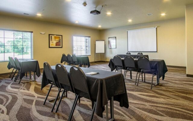 Cobblestone Hotel & Suites - Orrville