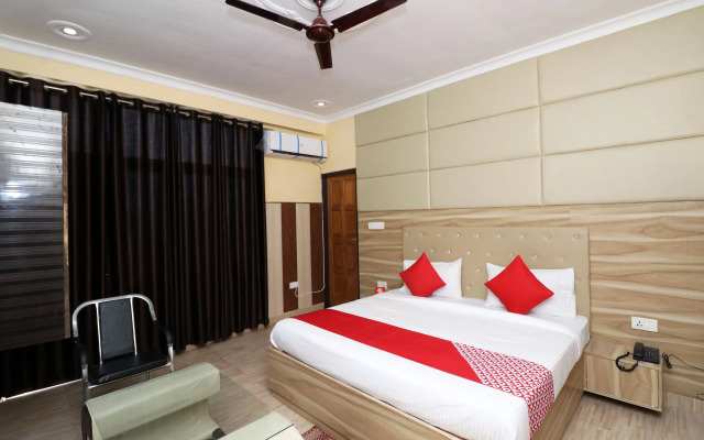 OYO 23206 Hotel Sky View