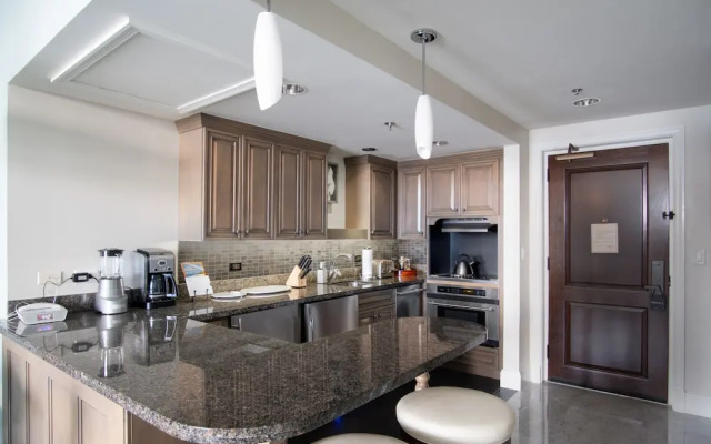 Ritz Carlton Club 3br Residence