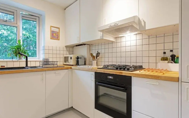 Spacious 1bed Flat W/balcony Zone 2, 5mins to Tube