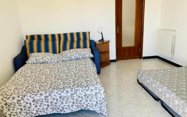 Il Brutto Anatroccolo vicino al parco con parcheggio 01159-LT-1210