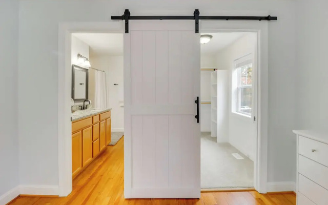 Warrenton Gem: Walk to Downtown!