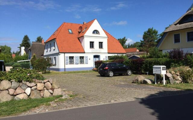 Neue Reihe 43 Villa Regulus EG