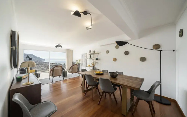 Duplex With sea and Mountain Views, Casa do Castelo