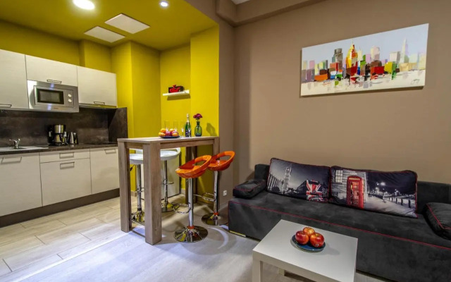 Executive Bright Apt. by Ruterra