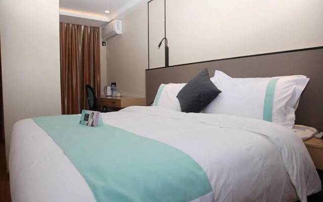 Xana Lite Beijing Shunyi Fengbo Metro Station