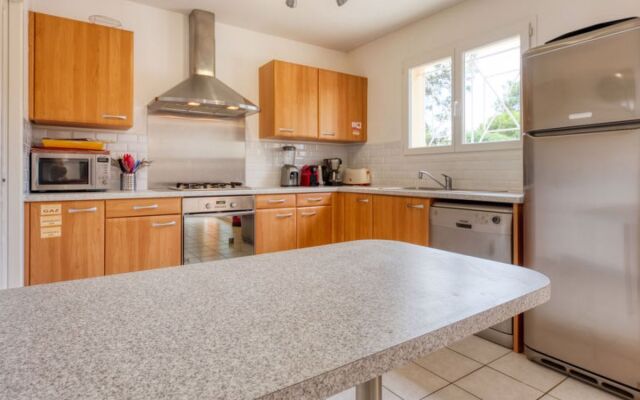 Les Acacias (MVT245)