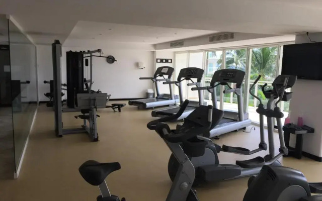 Bay View Grand Marina 1605 Sur