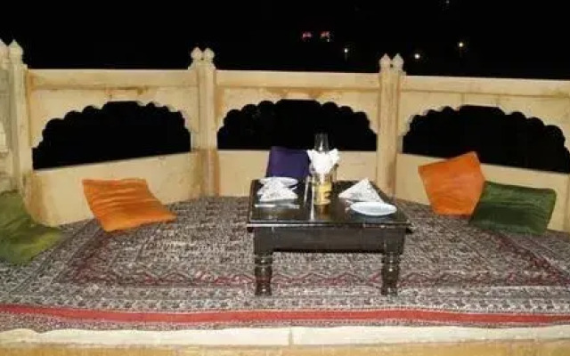 Vista Rooms at Patwa Haveli Road