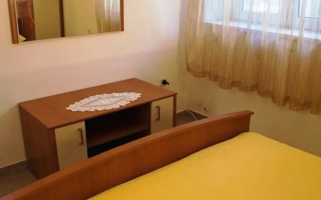Apartments and Rooms Florijan