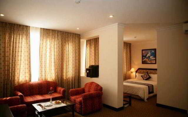 Royal 2 Hotel