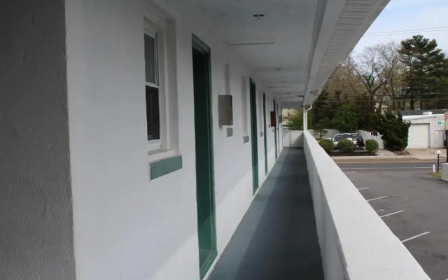 Budget Inn Motel Suites