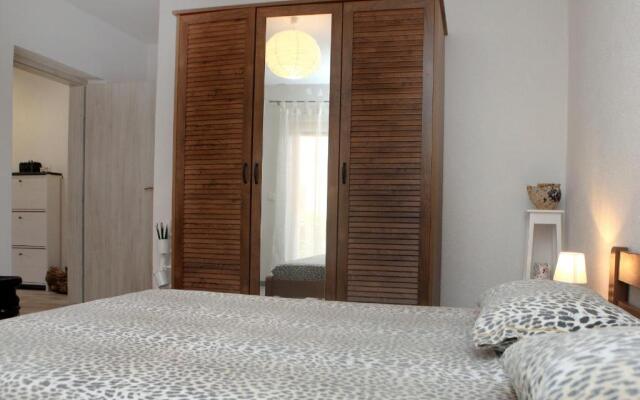 Nice Apartment Near the Sea Es3