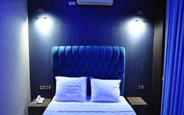 Dream Hotel