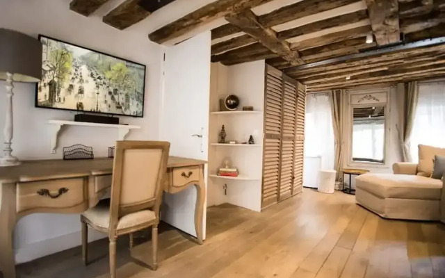 Classy Bourgeois Chic 2 Bedroom Apt in Le Marais