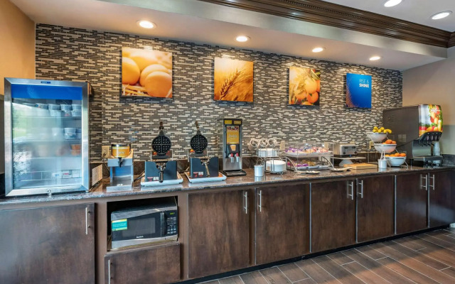 Comfort Inn & Suites