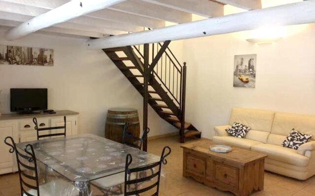 House With One Bedroom In Roquemaure, With Enclosed Garden And Wifi