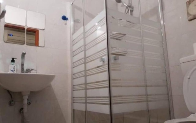 Cozy 2 Bedroom Apartment by The Beach