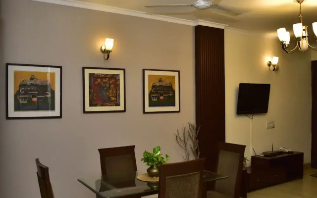 Woodpecker - 2 Bedroom Service Apartment