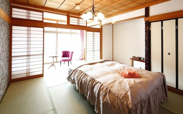Kanazawa Higashiyama Chaco