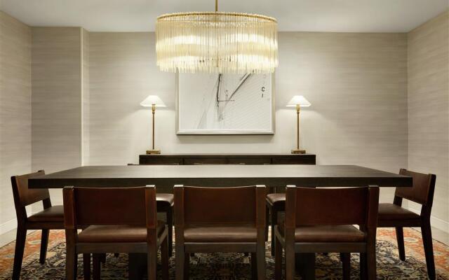 DoubleTree Suites by Hilton Hotel Boston - Cambridge