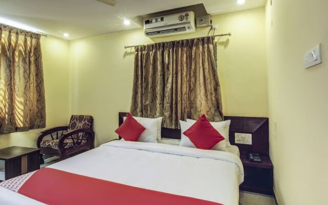 OYO 28047 Hotel Galaxy Residency