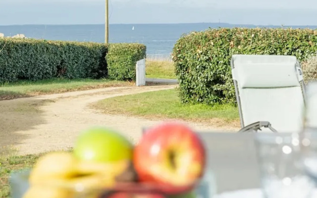 Apartment in Lampaul-plouarzel by the Beach