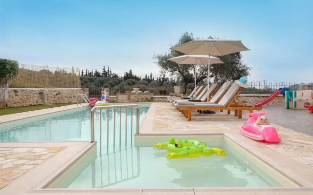 Heliopetra Lux Villa with private Pool