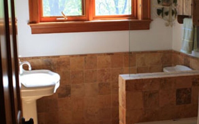 Honey Maple Grove BnB