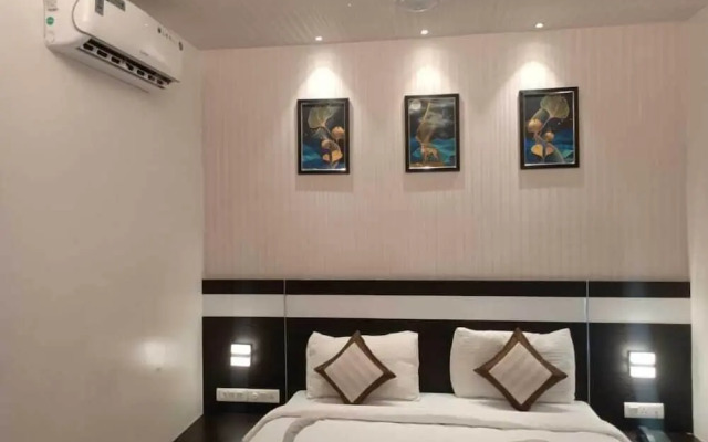 Yuvraj Palace Inn