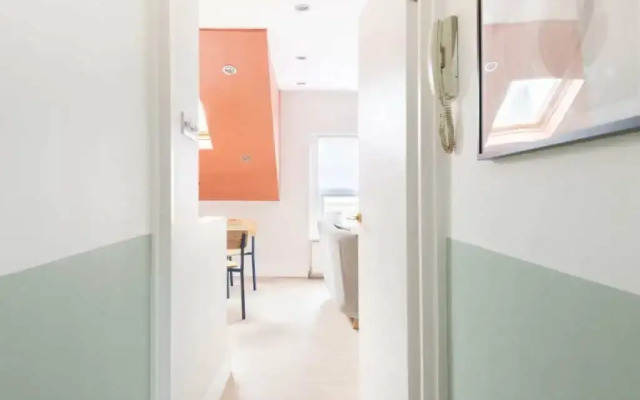 The Kilburn Escape - Modern & Bright 1bdr Apartment With Balcony